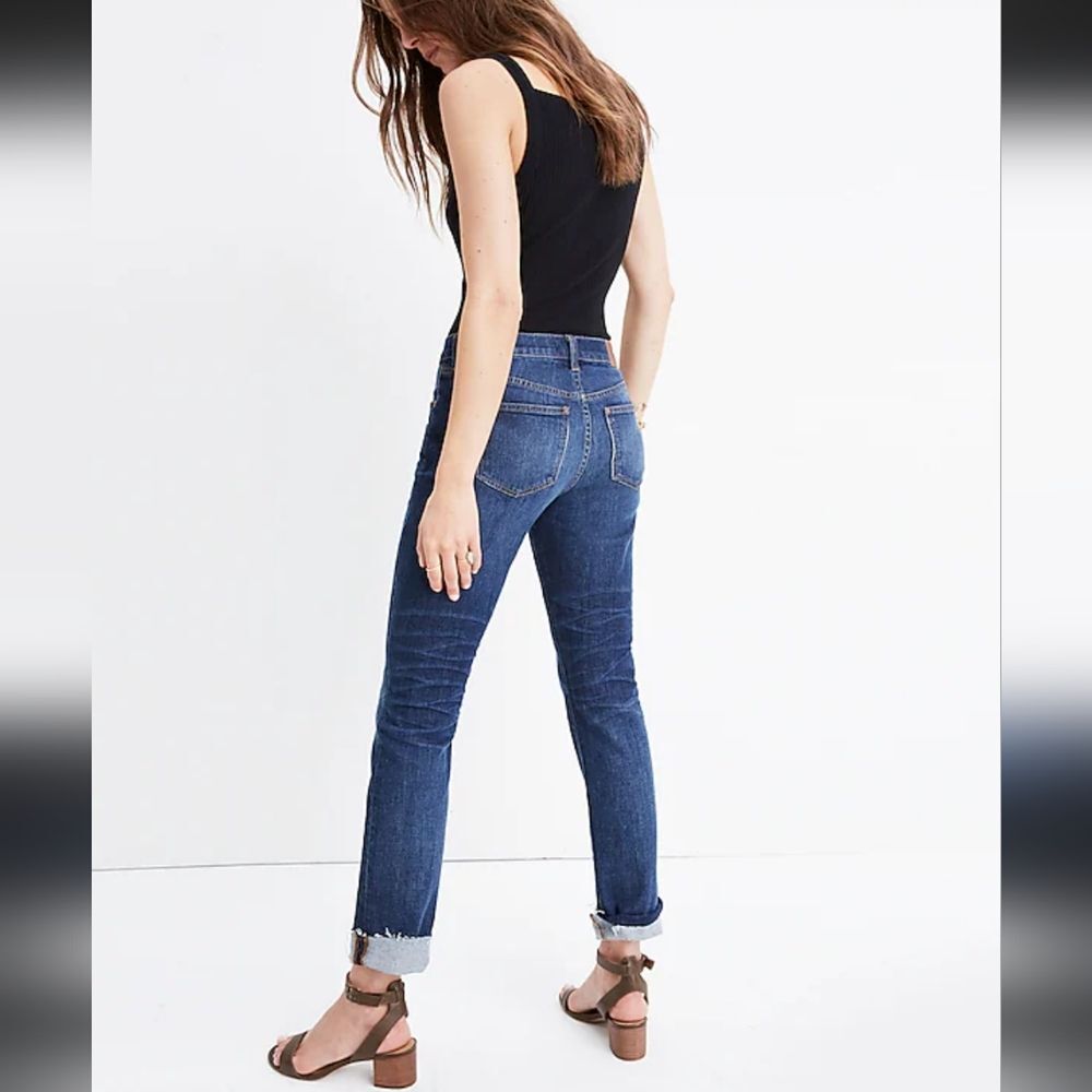 Madewell The Slim Boyjean Raw Hem Jeans Womens Size 26 blue dark medium wash